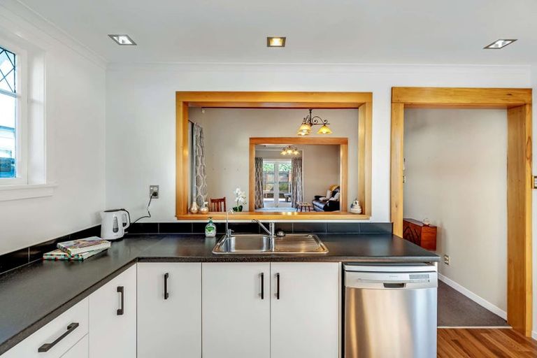 Photo of property in 42 Limbrick Street, Terrace End, Palmerston North, 4410