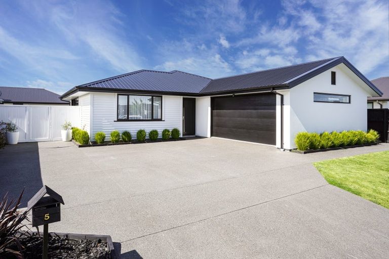Photo of property in 5 Tuaki Street, Pegasus, 7612