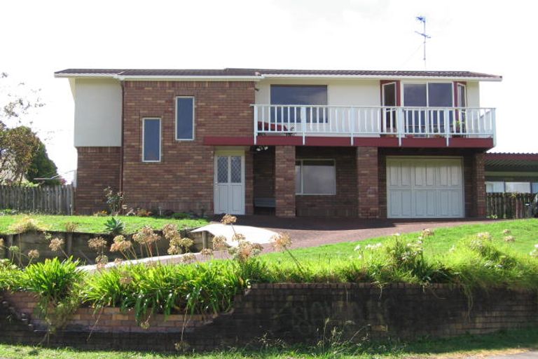 Photo of property in 2/80 Tirimoana Road, Te Atatu South, Auckland, 0602