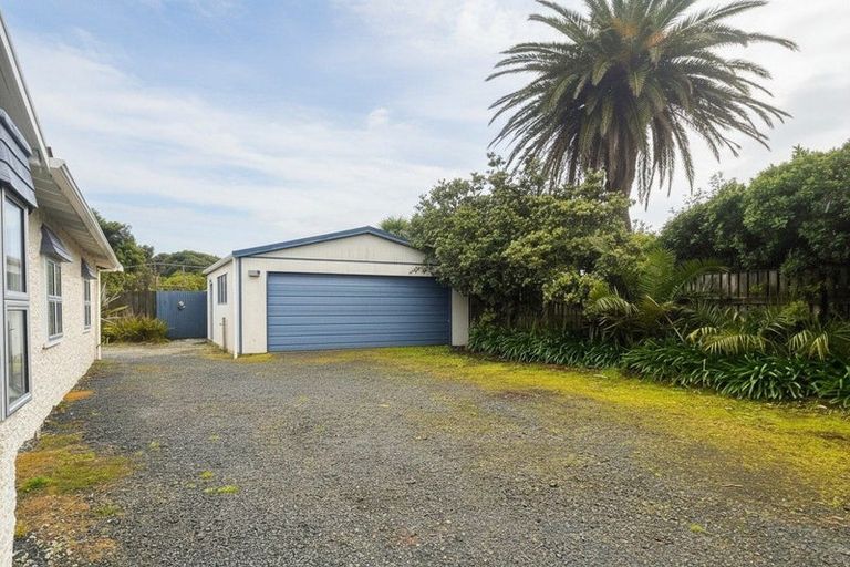 Photo of property in 15 Rangiuru Road, Otaki Beach, Otaki, 5512