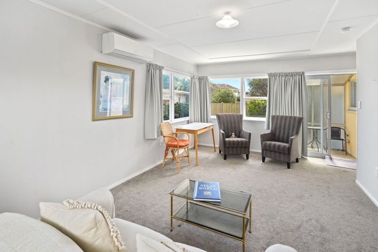 Photo of property in 2/7 Lichfield Street, Stoke, Nelson, 7011