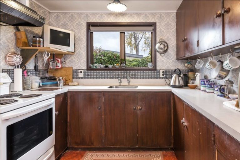 Photo of property in 2/7 Kathleen Place, Rainbow Point, Taupo, 3330