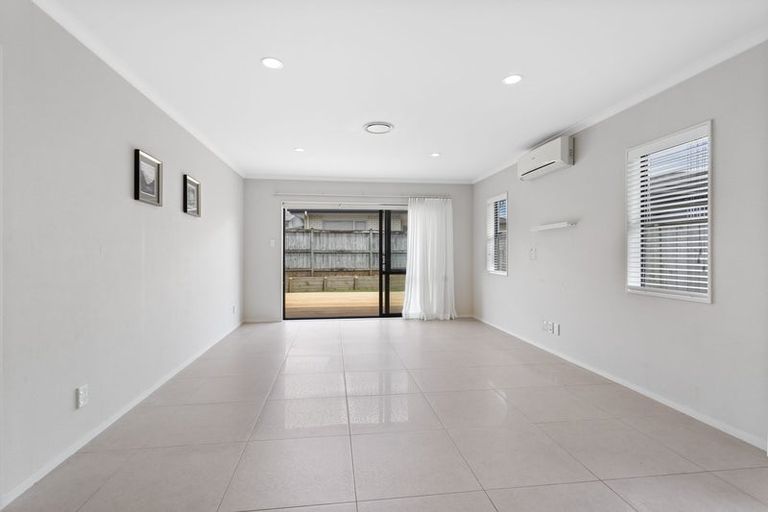 Photo of property in 28 Riviera Drive, Flat Bush, Auckland, 2019