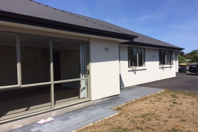 Photo of property in 218 Wainoni Road, Avondale, Christchurch, 8061