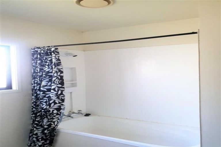 Photo of property in 1/39 Kopara Place, Clendon Park, Auckland, 2103