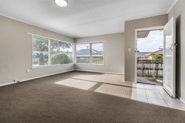 Photo of property in 1/14 Shakespeare Road, Milford, Auckland, 0620