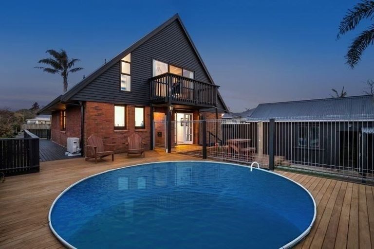 Photo of property in 241 Victoria Street West, Pukekohe, 2120