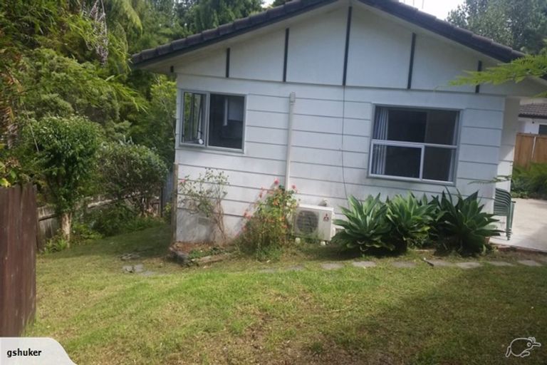 Photo of property in 1/18 Woodlands Crescent, Browns Bay, Auckland, 0630