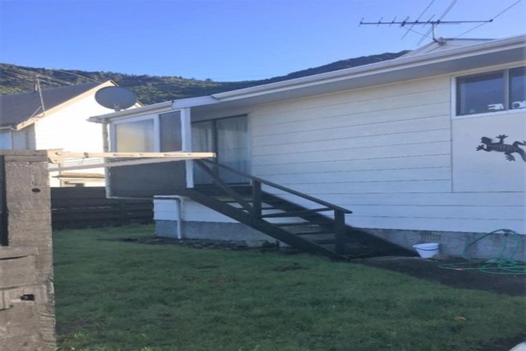 Photo of property in 69a Hartford Crescent, Totara Park, Upper Hutt, 5018