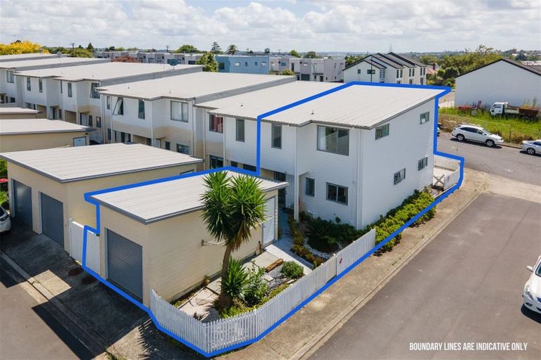 Photo of property in 11/3 Hulme Place, Henderson, Auckland, 0612