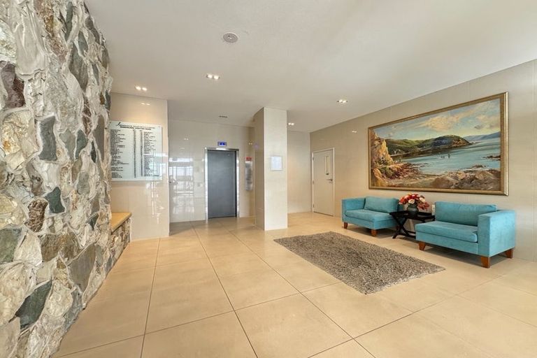 Photo of property in Jerningham Apartments, 20 Oriental Terrace, Oriental Bay, Wellington, 6011