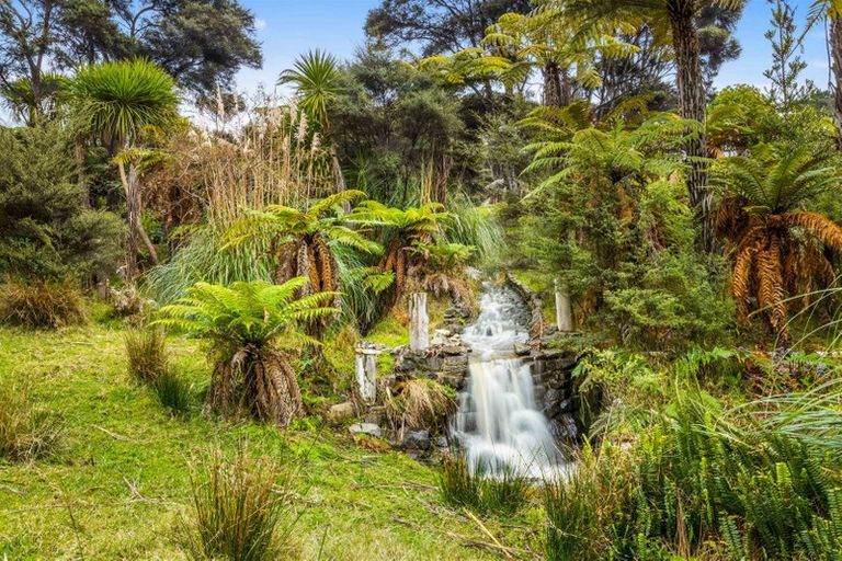 Photo of property in 185 Red Hills Road, Massey, Henderson, 0782