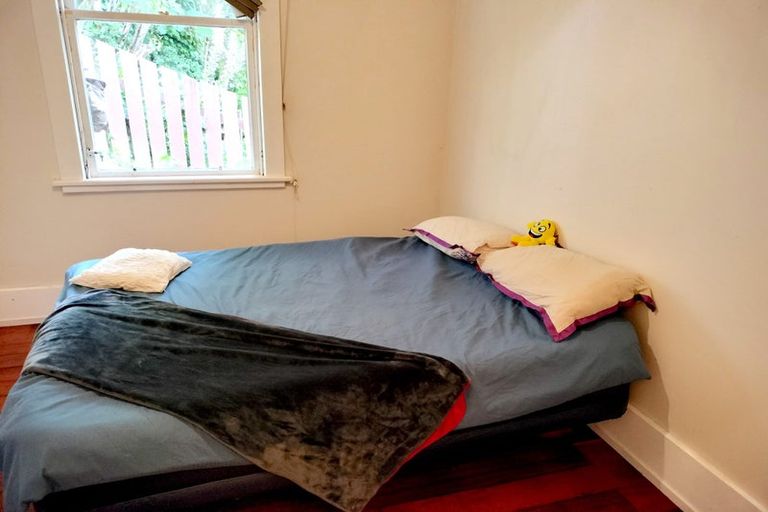 Photo of property in 21 Saint Michaels Crescent, Kelburn, Wellington, 6012