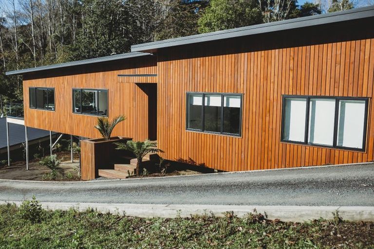 Photo of property in 6 Bright Way, Lower Vogeltown, New Plymouth, 4310