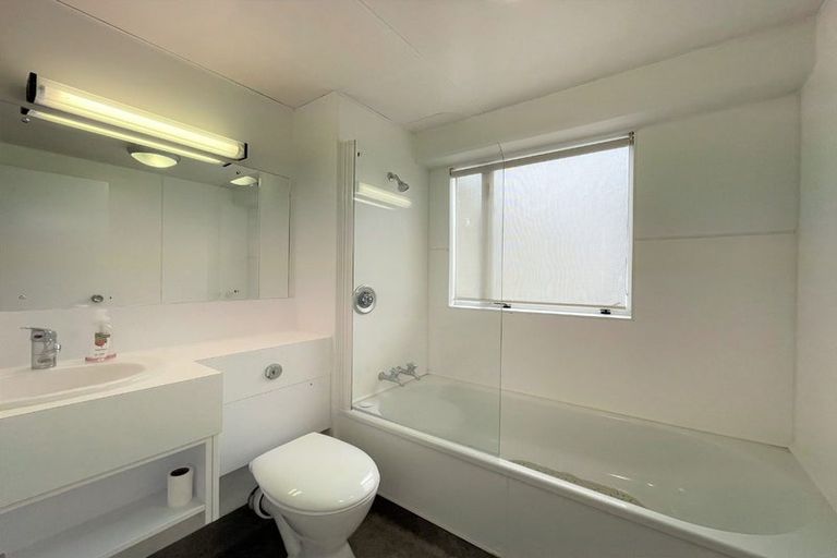 Photo of property in Capital Hill Apartments, 25/54 Hill Street, Thorndon, Wellington, 6011