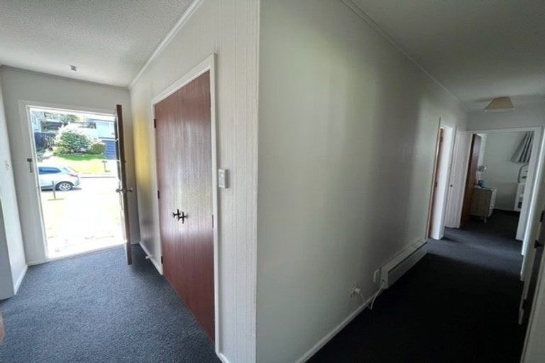 Photo of property in 99 Tirohanga Road, Tirohanga, Lower Hutt, 5010