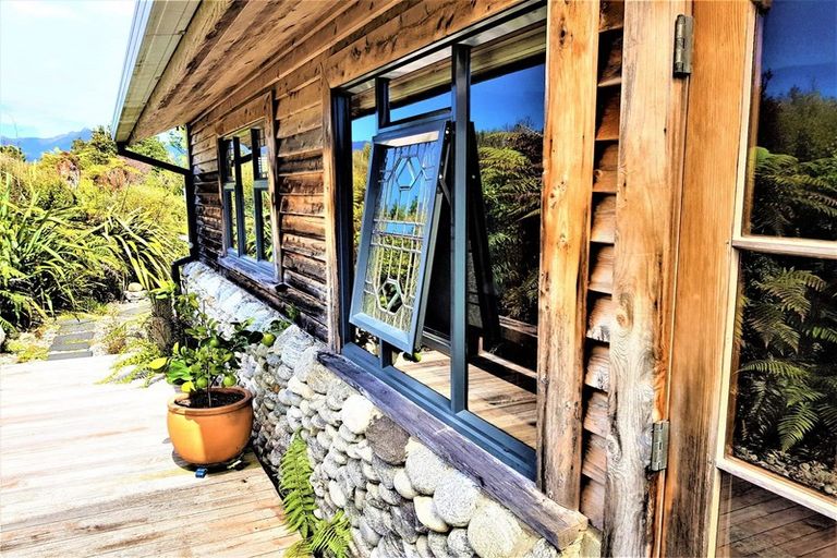 Photo of property in Beaconstone Eco Lodge, 115 Birds Ferry Road, Virgin Flat, Cape Foulwind, 7892