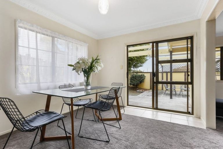 Photo of property in 2/14 Weetman Drive, Browns Bay, Auckland, 0630