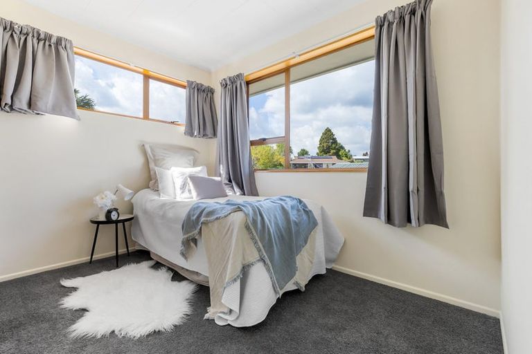 Photo of property in 25 Tobin Place, Richmond Heights, Taupo, 3330