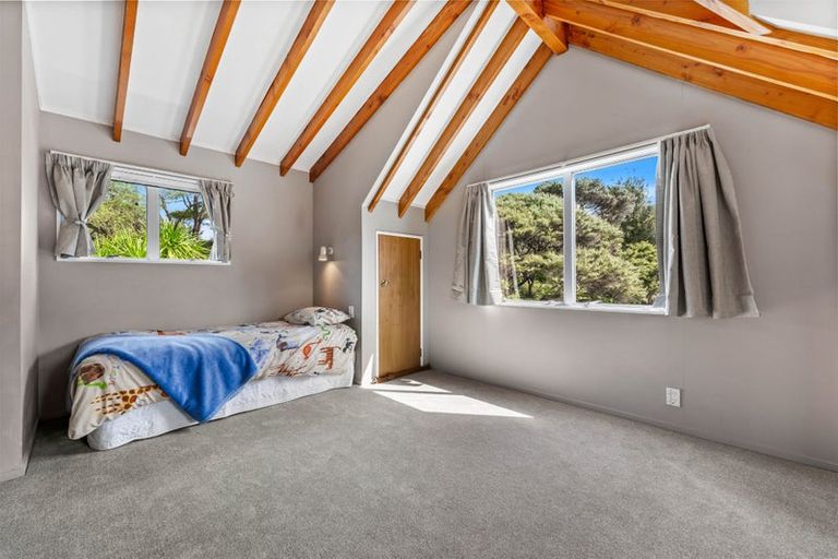 Photo of property in 2/30 Lagoon Way, West Harbour, Auckland, 0618