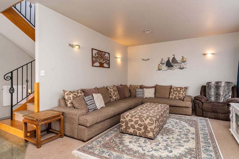 Photo of property in 141 Marsden Bay Drive, One Tree Point, 0118