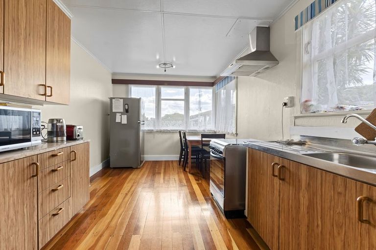 Photo of property in 7 Granby Place, Westown, New Plymouth, 4310