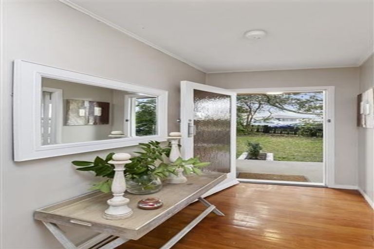 Photo of property in 82 Glengarry Road, Glen Eden, Auckland, 0602