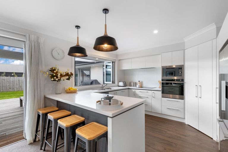 Photo of property in 5 Turnbull Crescent, Wanaka, 9305