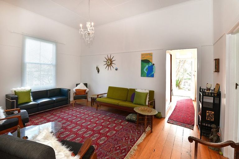 Photo of property in 11 Green Lane, Helensville, 0800