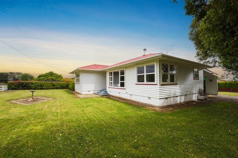 Photo of property in 1 Marsden Terrace, Ohau, Levin, 5570