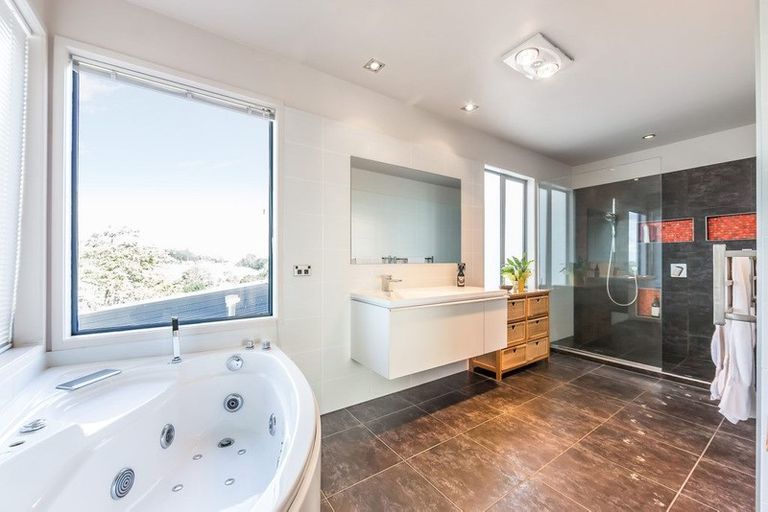 Photo of property in 515 Whangaparaoa Road, Stanmore Bay, Whangaparaoa, 0932