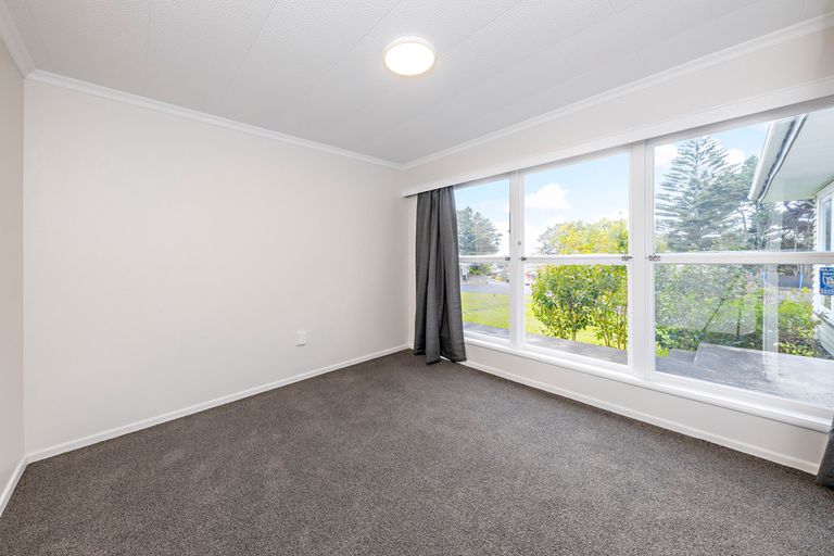 Photo of property in 140 Great South Road, Manurewa, Auckland, 2102