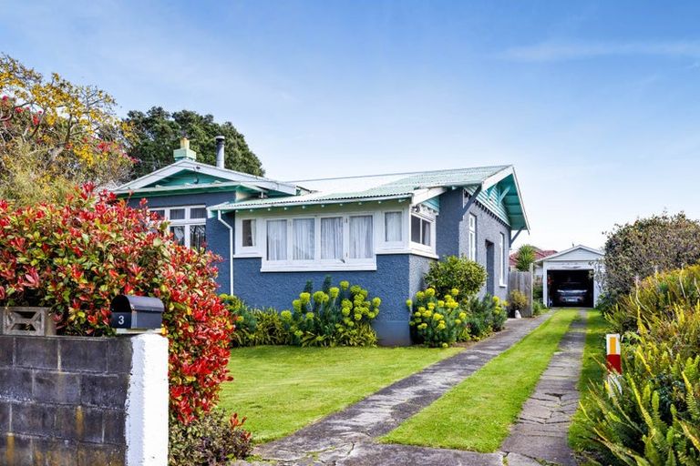 Photo of property in 3 George Street, Hawera, 4610