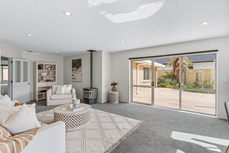 Photo of property in 2 Leigh Place, Paraparaumu Beach, Paraparaumu, 5032