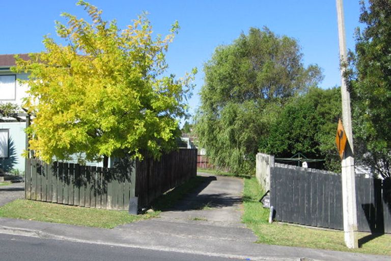 Photo of property in 141 Moire Road, West Harbour, Auckland, 0618