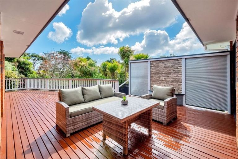 Photo of property in 14 Rhinevale Close, Henderson, Auckland, 0612