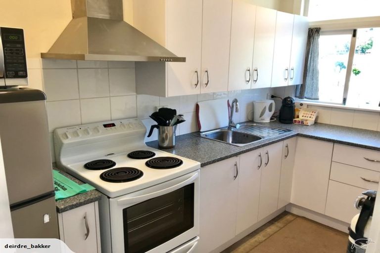 Photo of property in 2 Kopiko Way, Brooklyn, Wellington, 6021