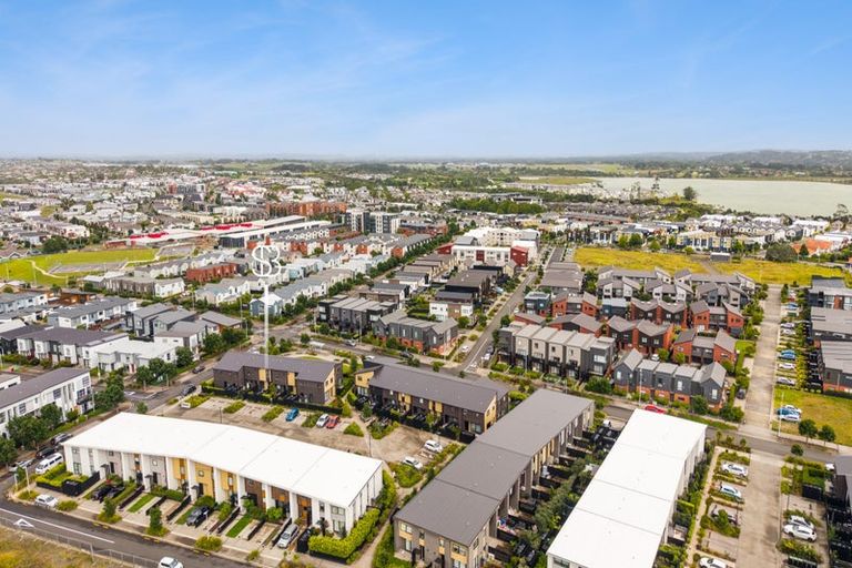 Photo of property in 74 Glidepath Road, Hobsonville, Auckland, 0616