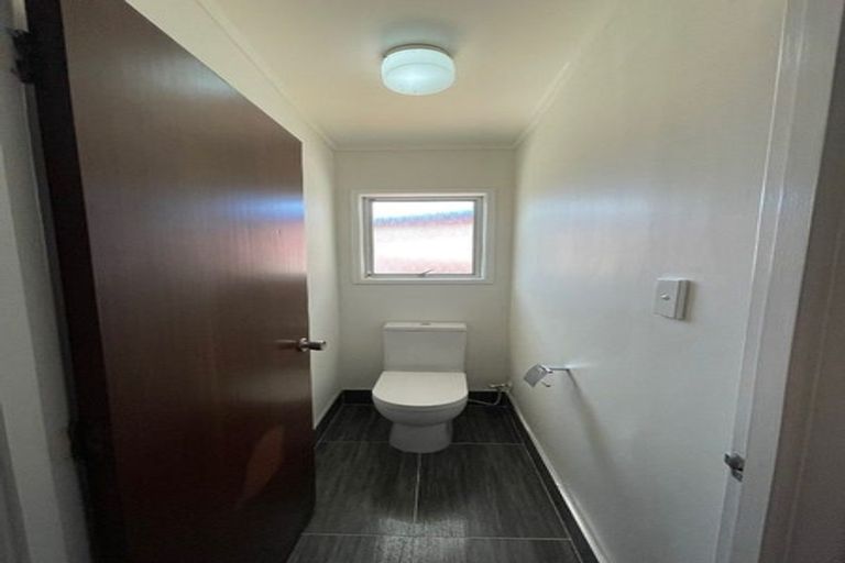 Photo of property in 4 Liam Place, Half Moon Bay, Auckland, 2012