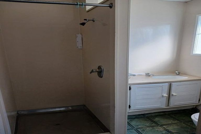 Photo of property in 304 Featherston Street, Palmerston North, 4410