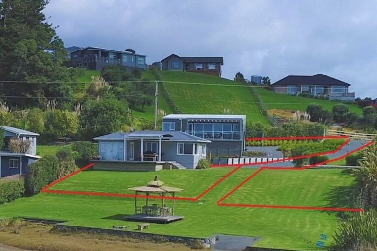 Photo of property in 249 Cove Road, Waipu, 0582