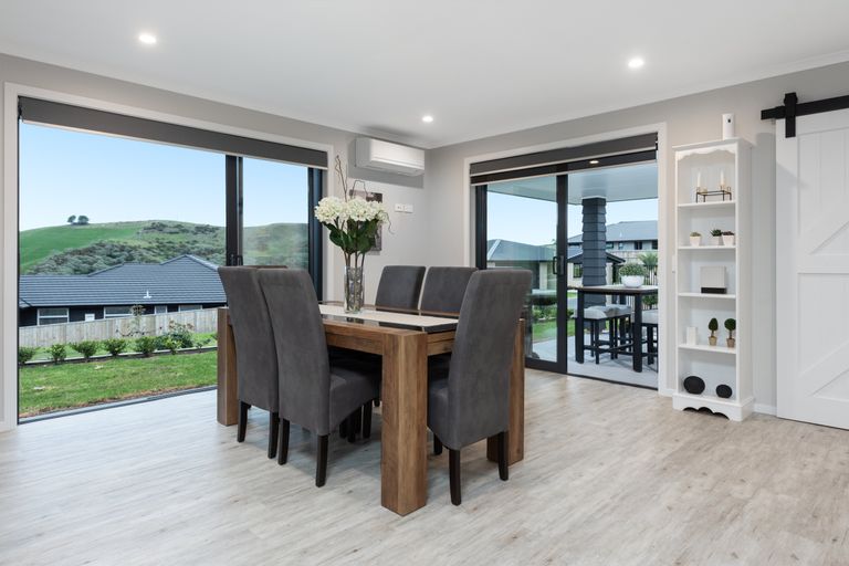 Photo of property in 2 Moira Close, Welcome Bay, Tauranga, 3175