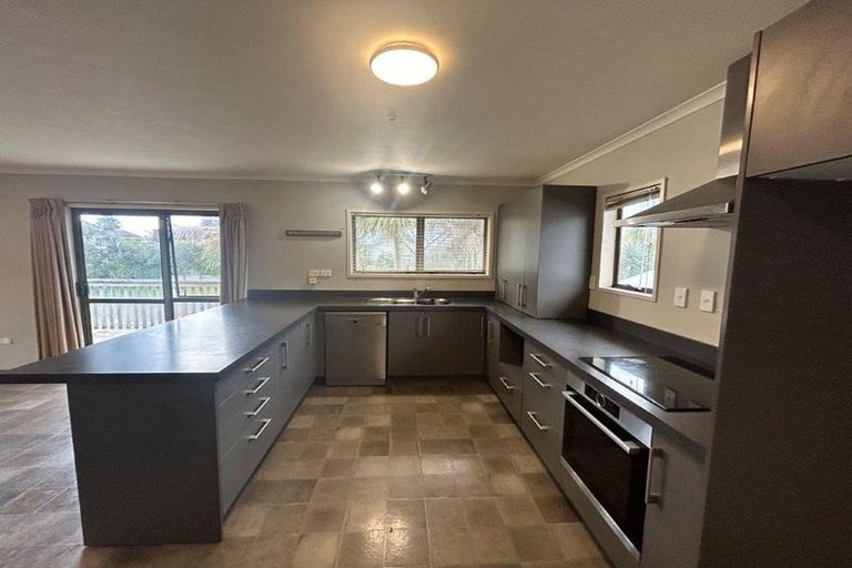 Photo of property in 1050 Papamoa Beach Road, Papamoa Beach, Papamoa, 3118