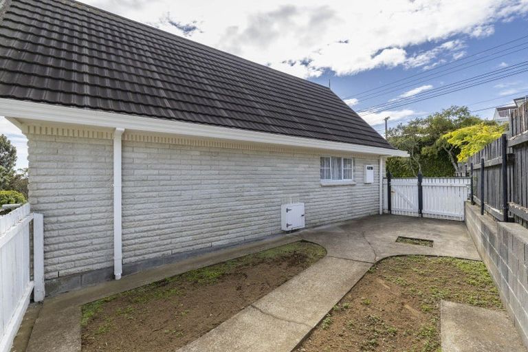 Photo of property in 188 Mangorei Road, Merrilands, New Plymouth, 4312