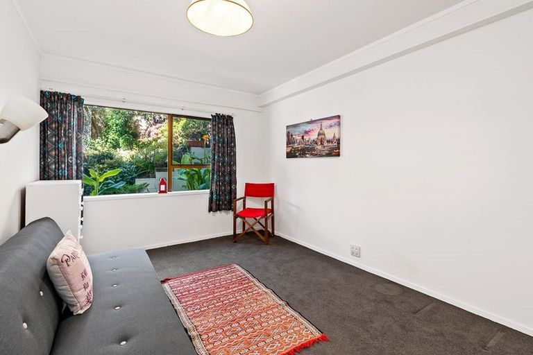 Photo of property in 1/12 Elmira Place, Browns Bay, Auckland, 0630