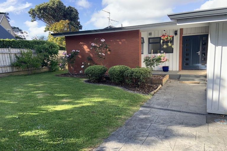 Photo of property in 10 Halswater Drive, Churton Park, Wellington, 6037