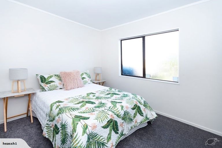 Photo of property in 2/83 Redcrest Avenue, Red Hill, Papakura, 2110