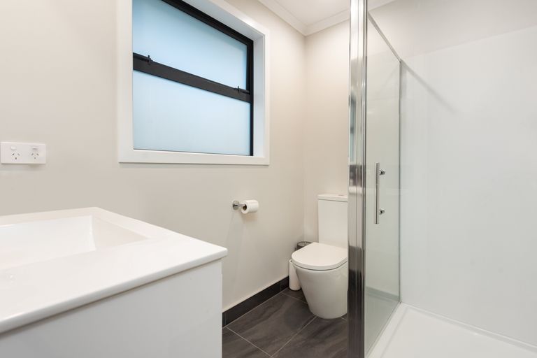 Photo of property in 2 Moira Close, Welcome Bay, Tauranga, 3175