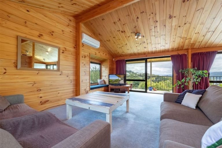 Photo of property in 27 Wisteria Grove, Maungaraki, Lower Hutt, 5010