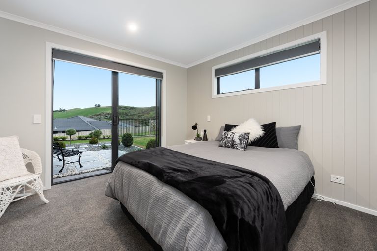 Photo of property in 2 Moira Close, Welcome Bay, Tauranga, 3175